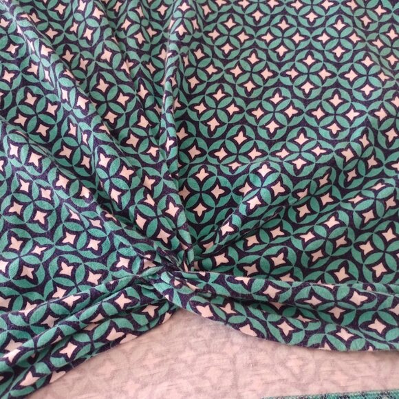 T by Talbots Women’s L Green Blue Geometric Print Short Sleeve Knit Top Cotton - Picture 4 of 7